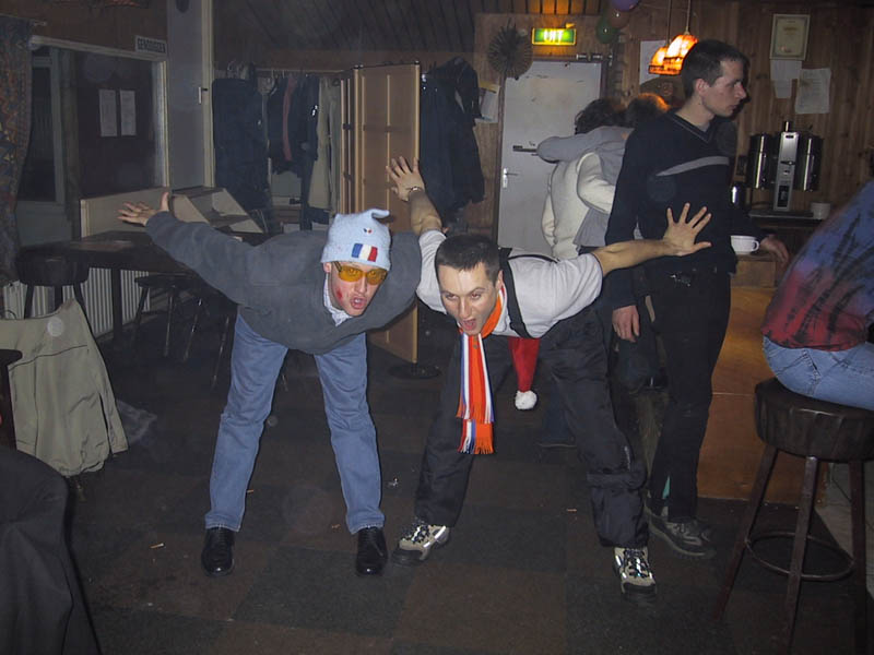 110-1037_IMG
